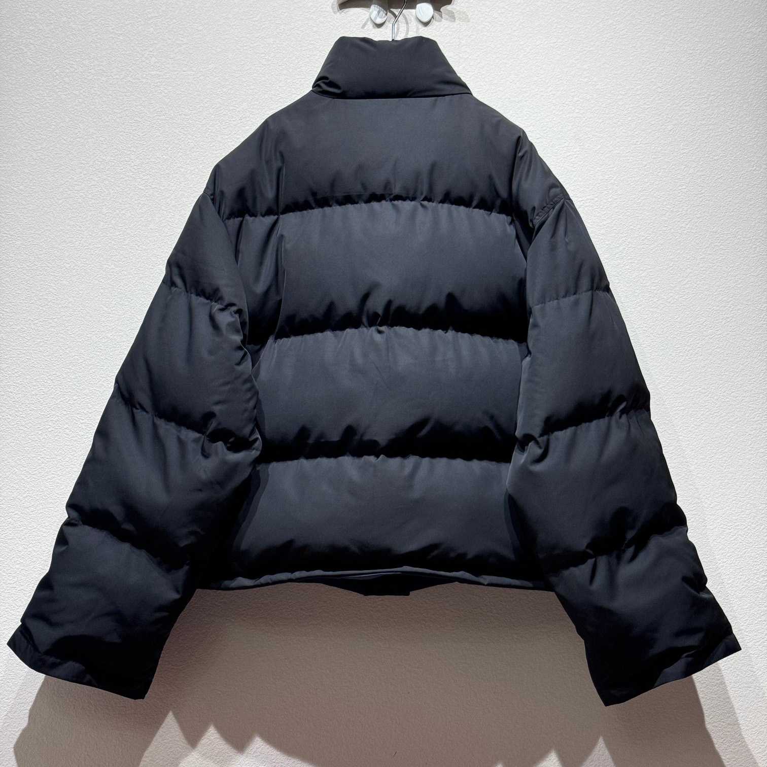 Balenciaga Loop Sports Icon Reversible Puffer In Black - DesignerGu