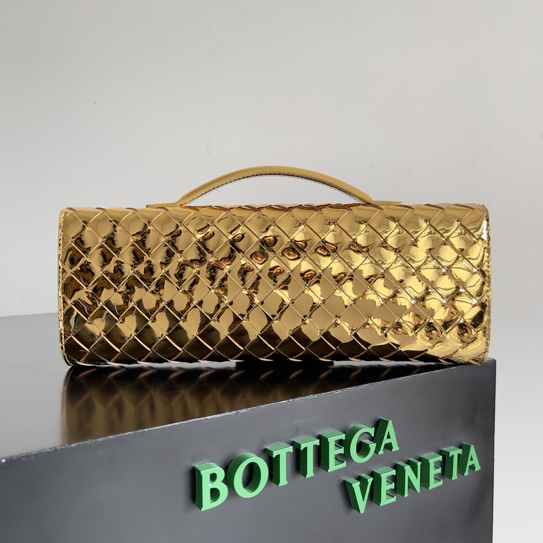 Bottega Veneta Andiamo Clutch 31*13*3cm - DesignerGu