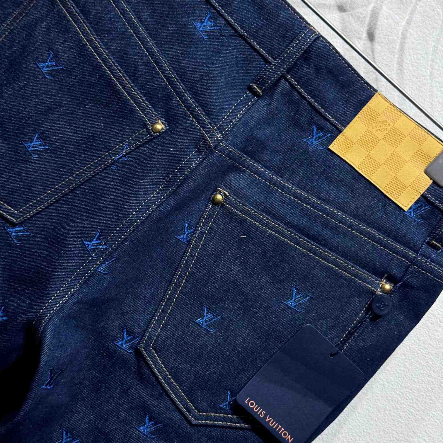 Louis Vuitton LV Blason Embroidered Denim Pants    1AFY23 - DesignerGu