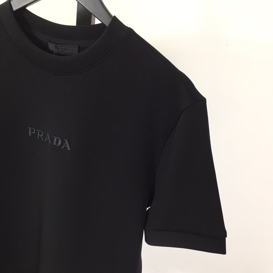 Prada Logo Cotton T-shirt - DesignerGu