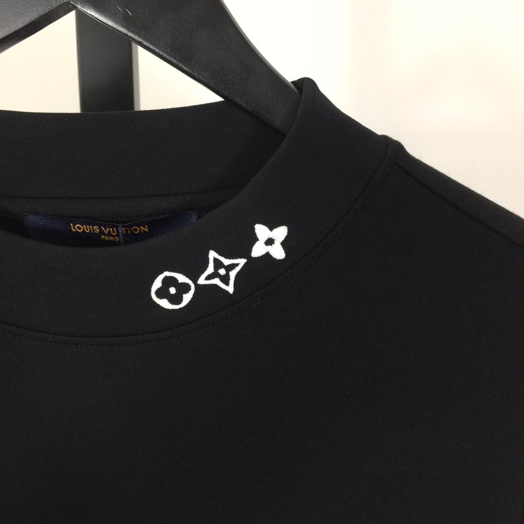 Louis Vuitton Logo Long Sleeve Tee - DesignerGu