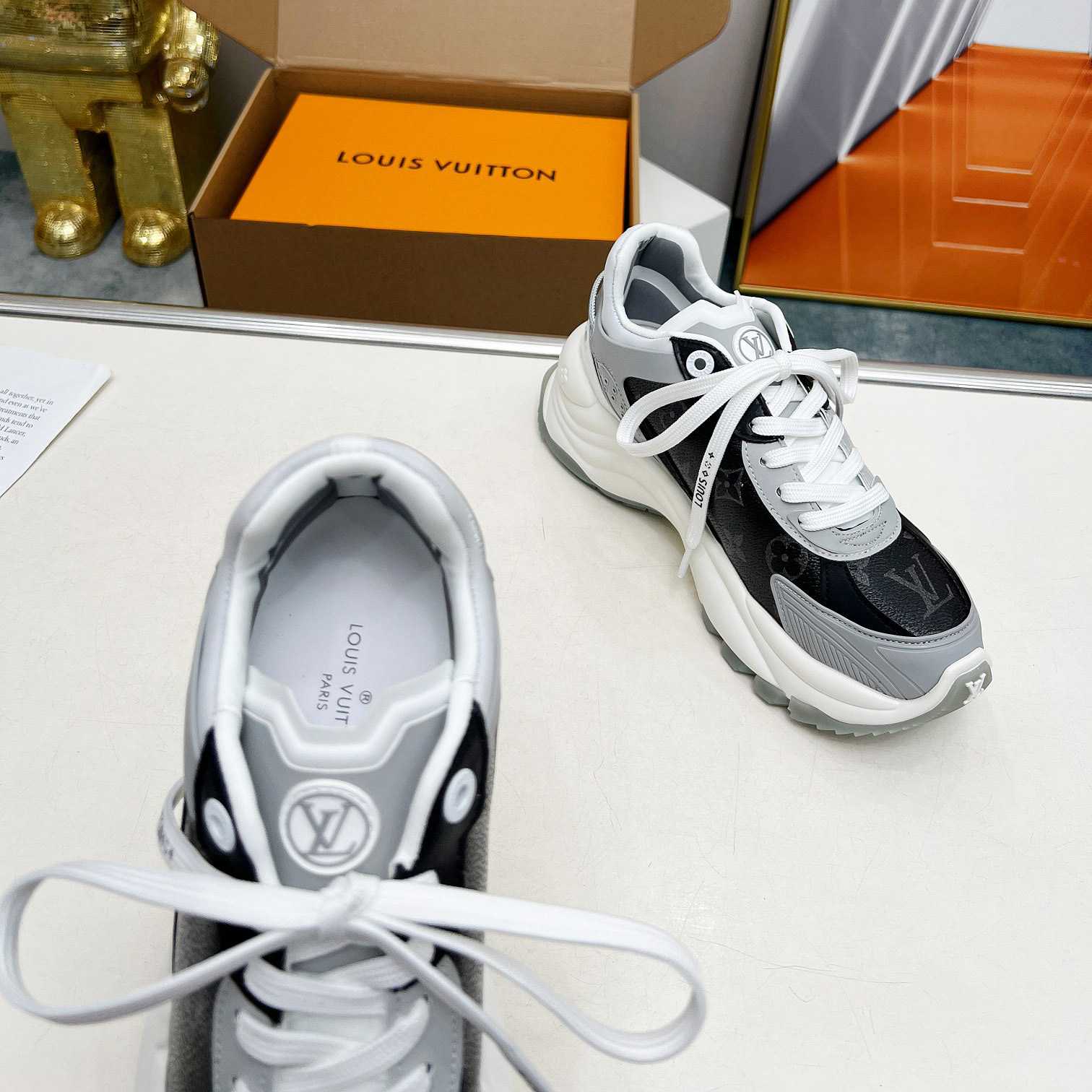 Louis Vuitton Run 55 Sneaker        1AD2MR - DesignerGu