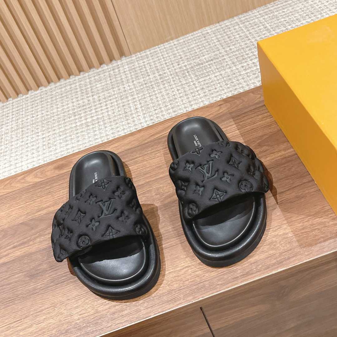 Louis Vuitton Pool Pillow Comfort Mules - DesignerGu