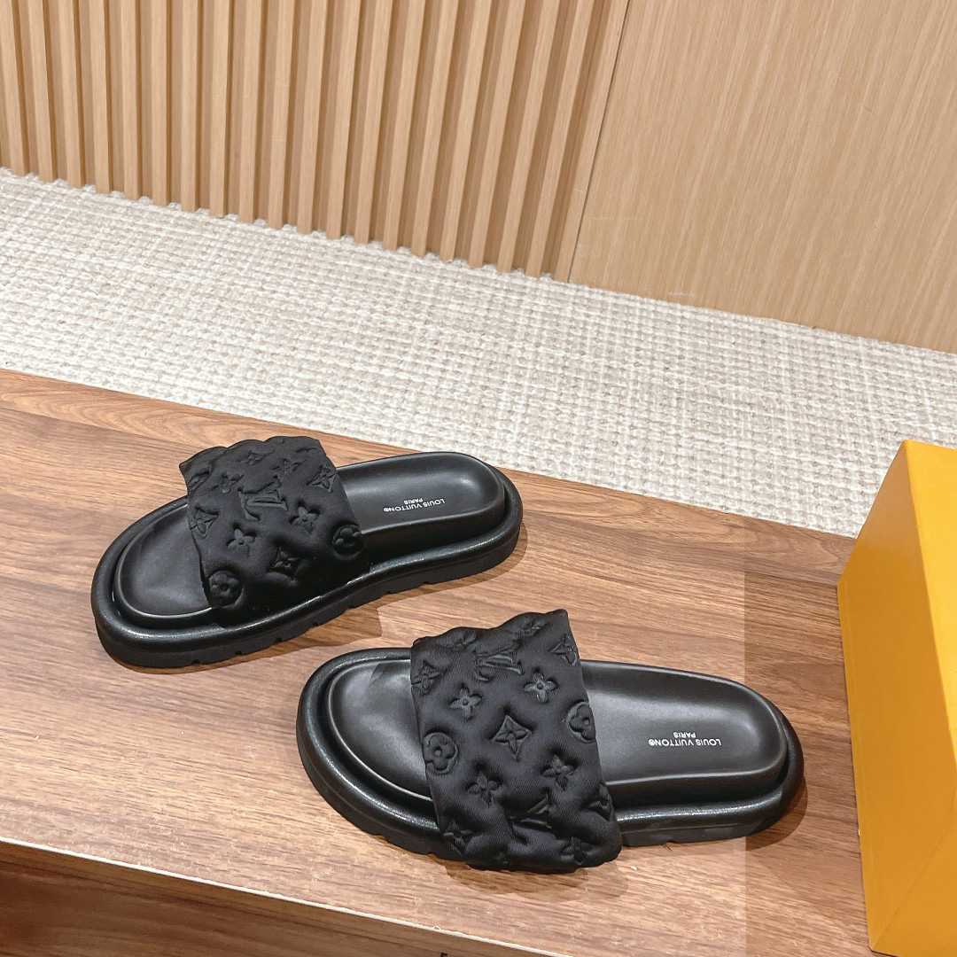 Louis Vuitton Pool Pillow Comfort Mules - DesignerGu