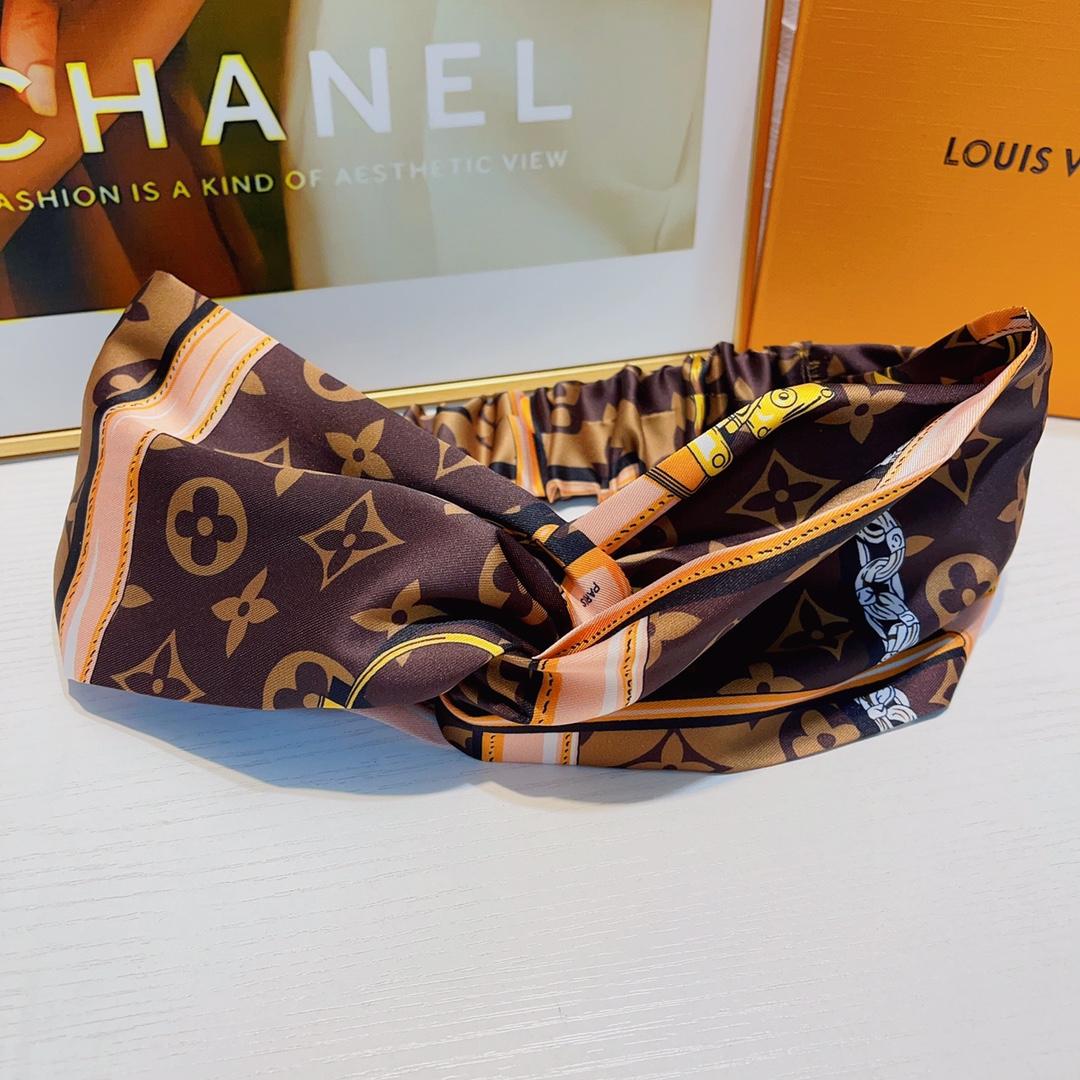 Louis Vuitton Headband  - DesignerGu