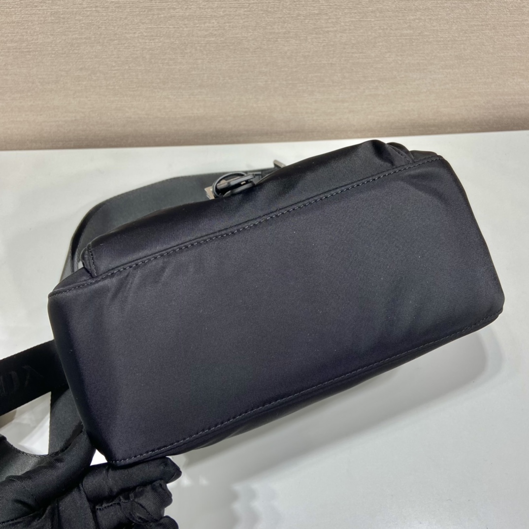 Prada Re-Nylon Shoulder Bag - DesignerGu