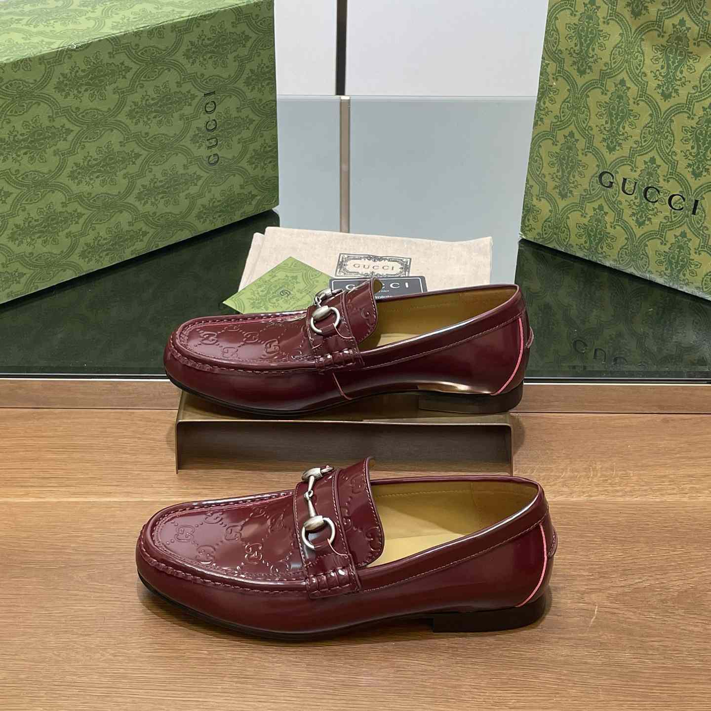 Gucci Men's Loafer With Horsebit - DesignerGu