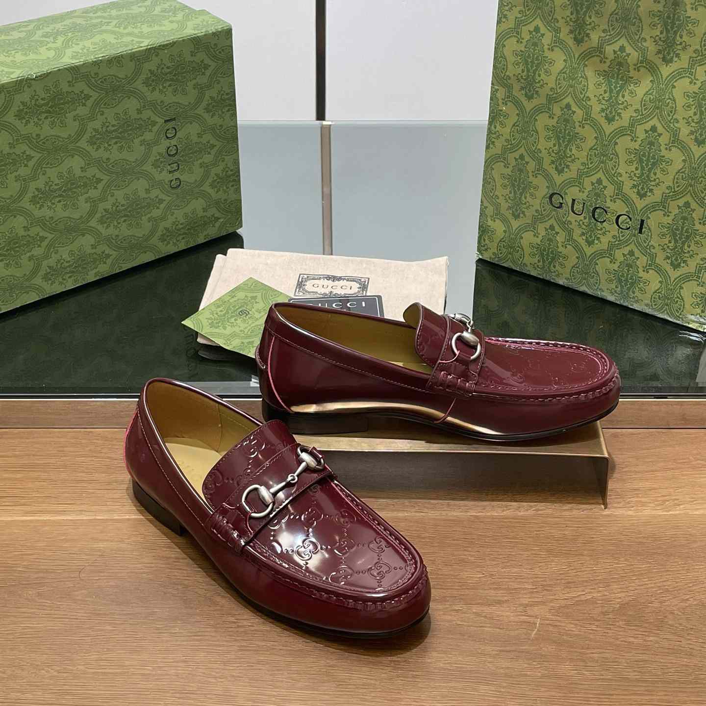 Gucci Men's Loafer With Horsebit - DesignerGu