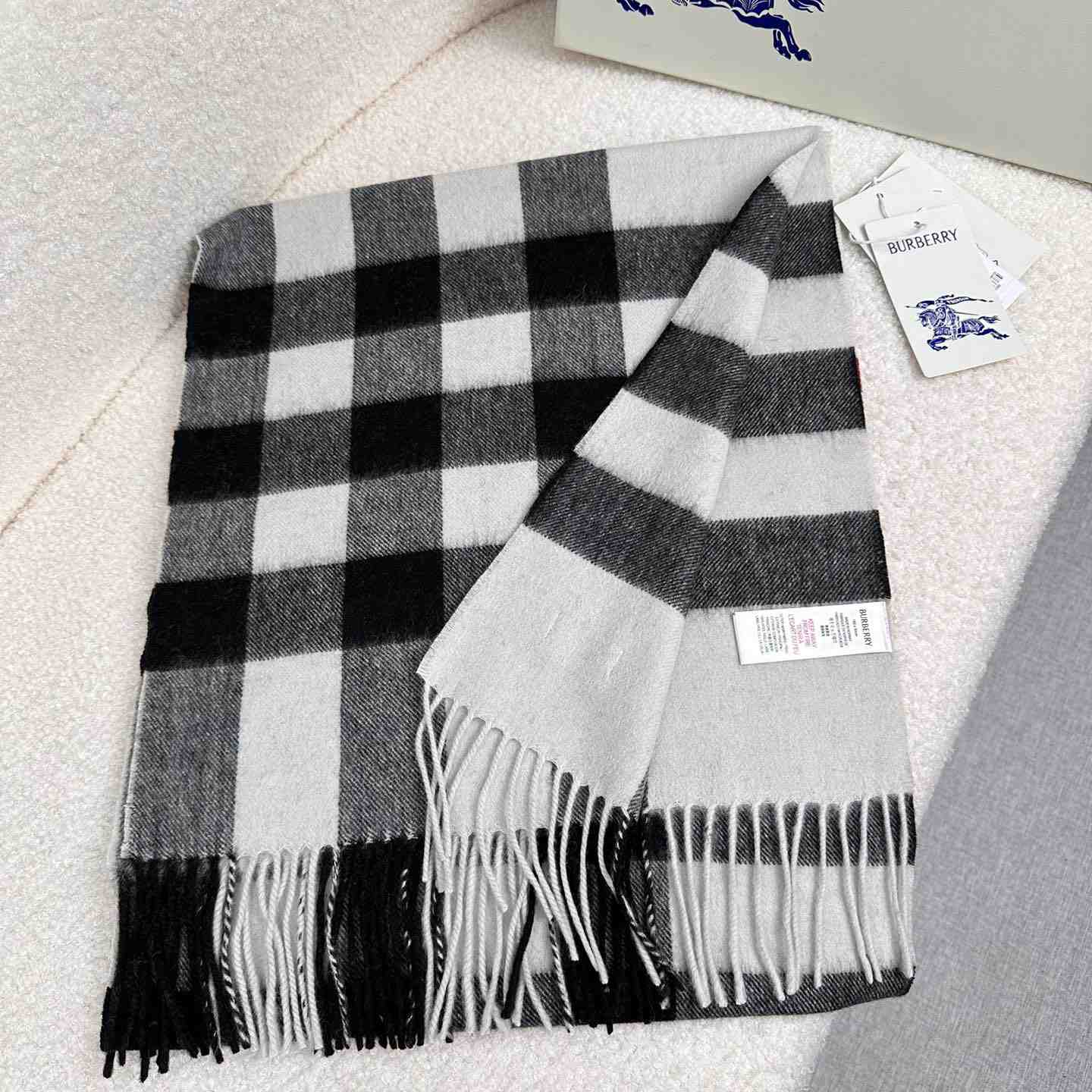 Burberry Scarf   180*40cm - DesignerGu