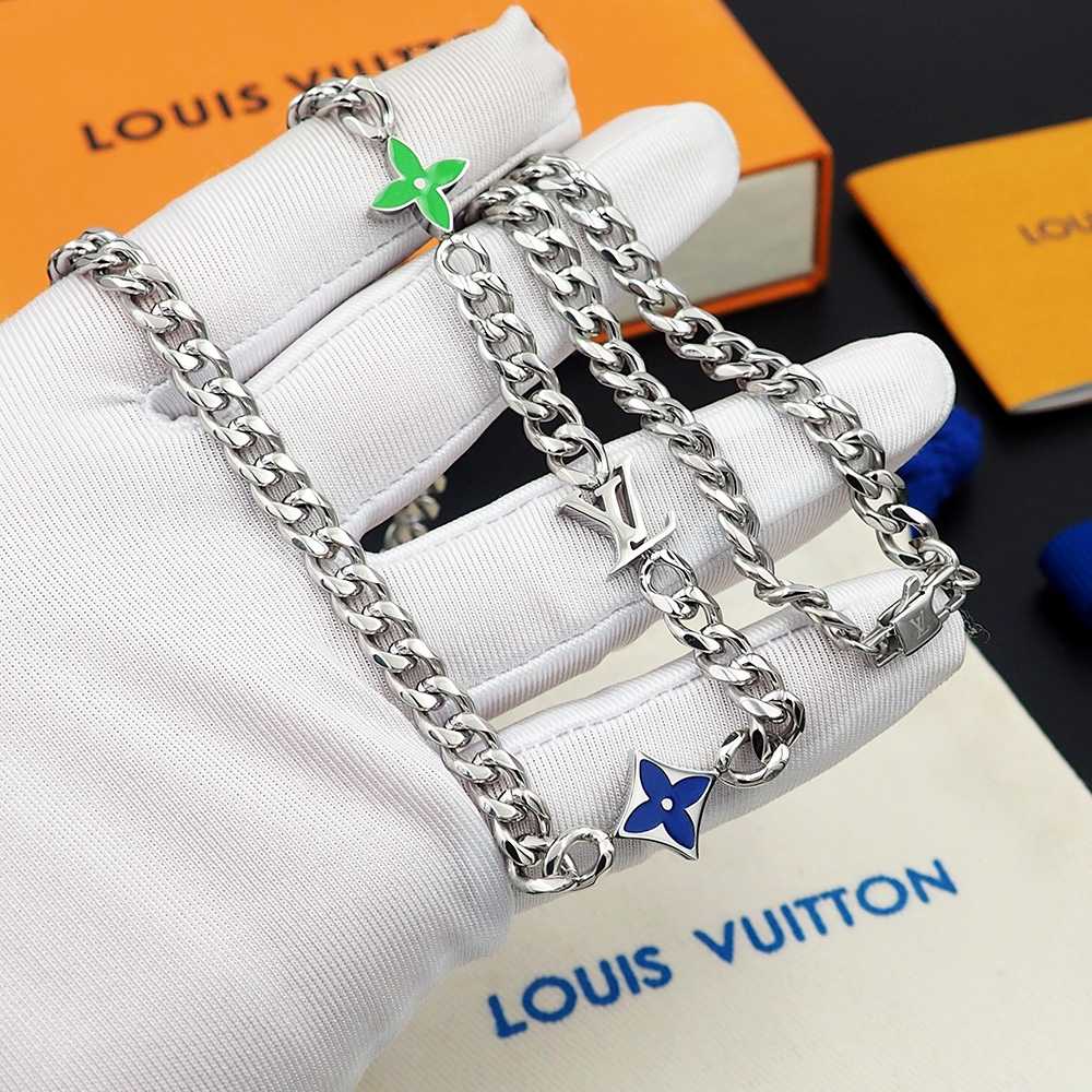 Louis Vuitton Monogram Row Necklace  M01949 - DesignerGu