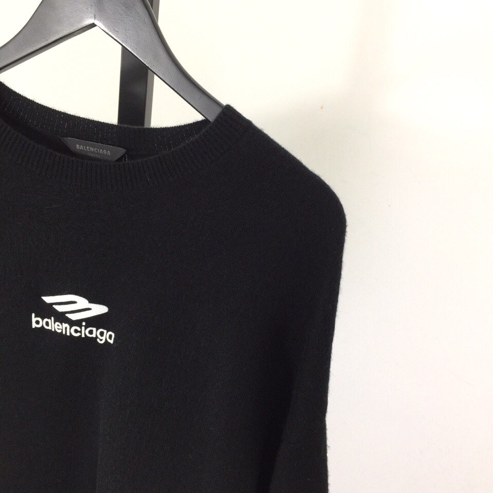 Balenciaga Ski Crewneck In Black - DesignerGu