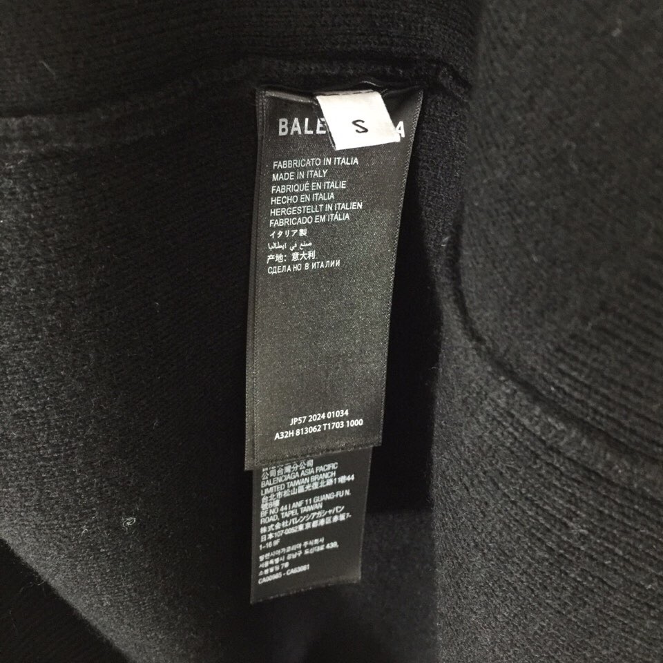 Balenciaga Ski Crewneck In Black - DesignerGu