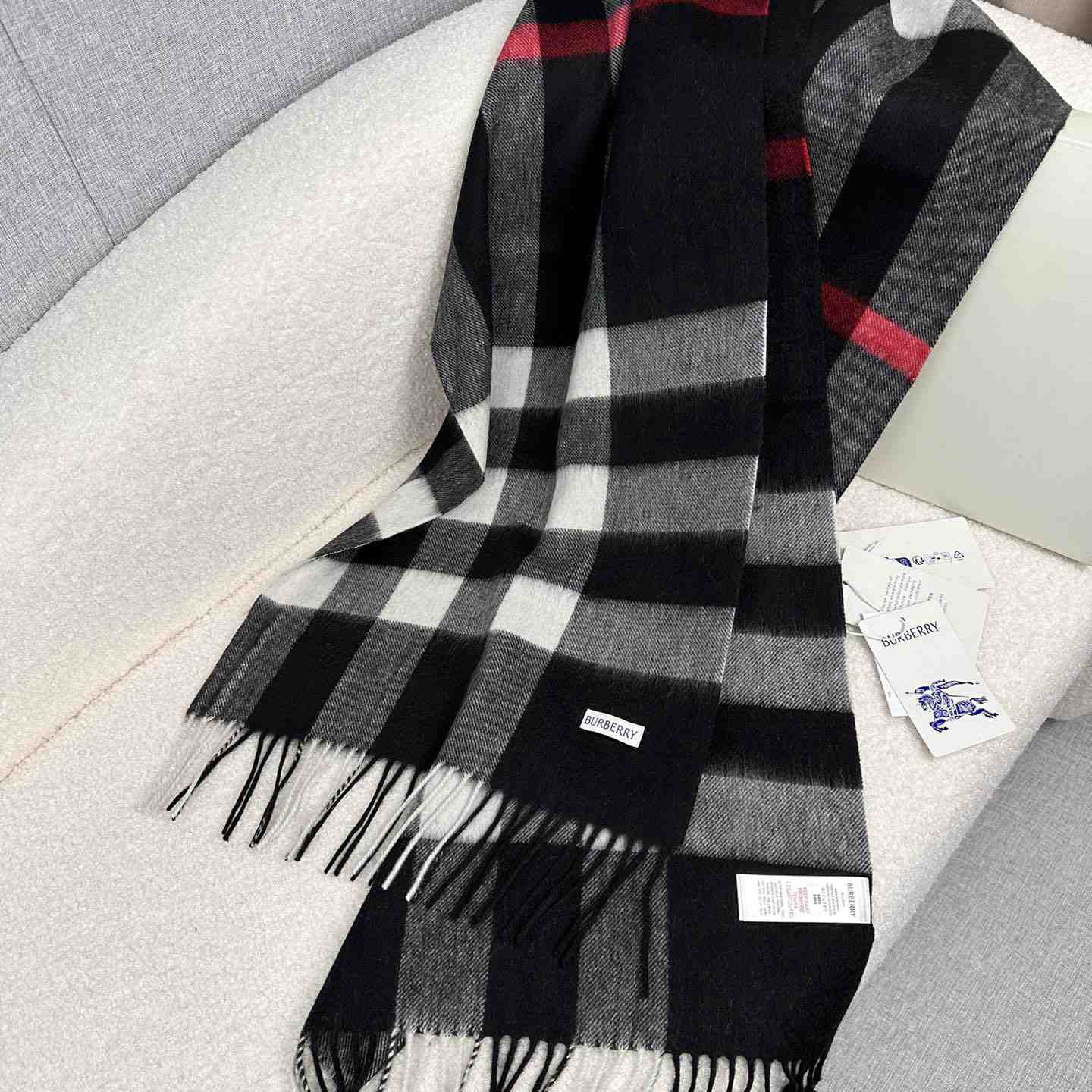 Burberry Scarf   180*40cm - DesignerGu