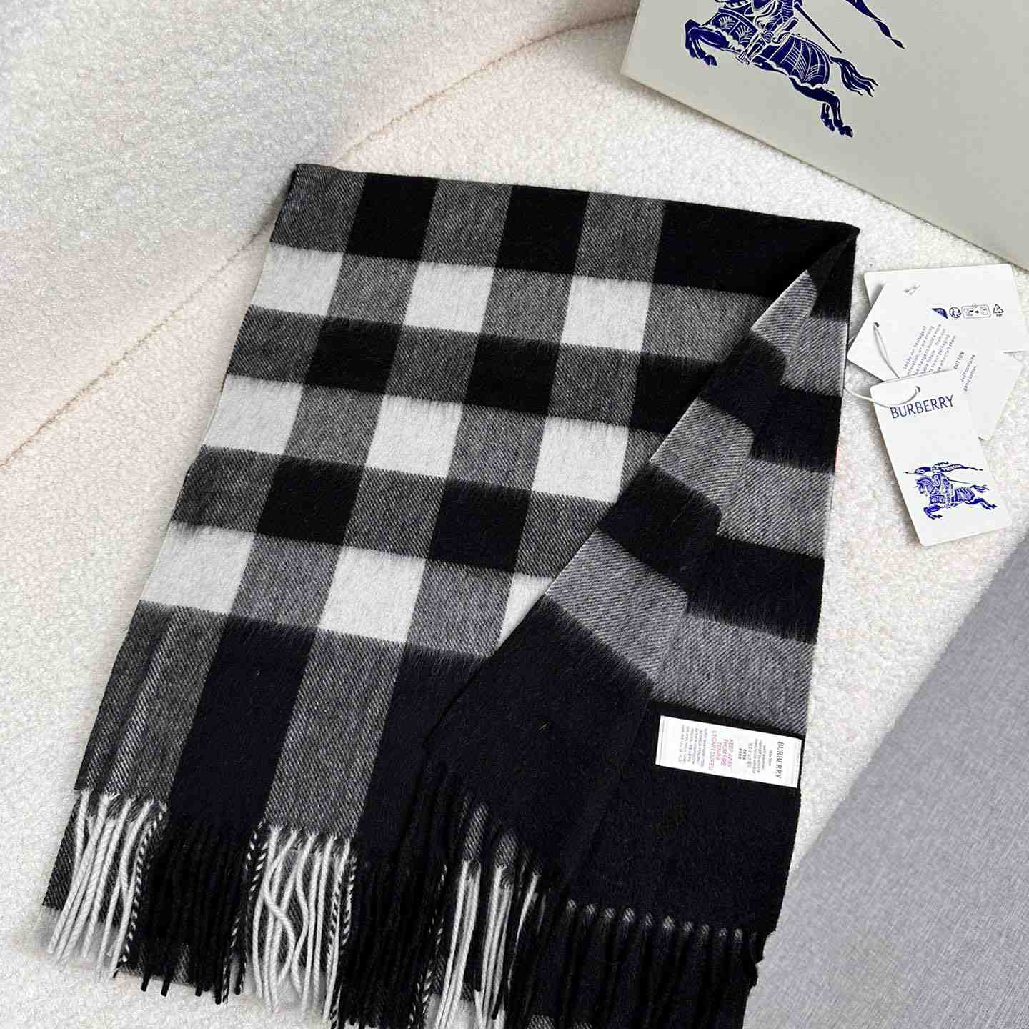 Burberry Scarf   180*40cm - DesignerGu