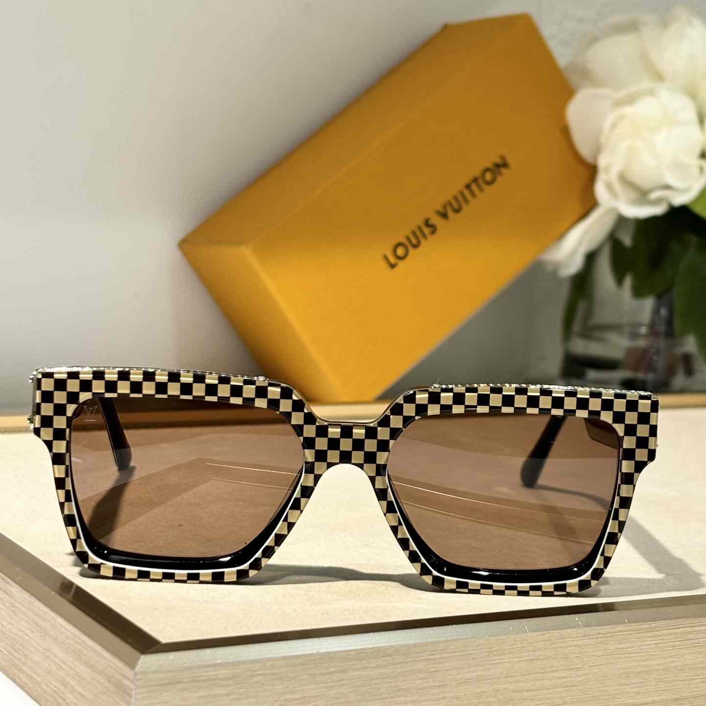 Louis Vuitton 1.1 Millionaires Damier Pop Sunglasses  Z2394W - DesignerGu