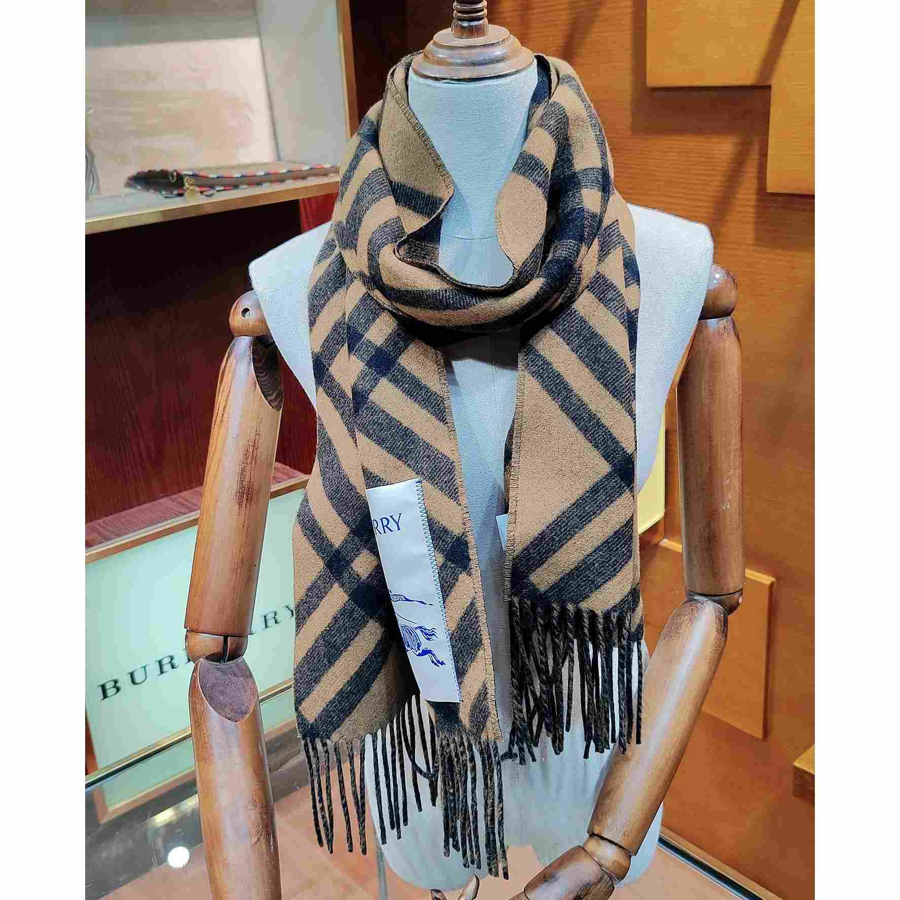 Burberry Check Cashmere Scarf - DesignerGu