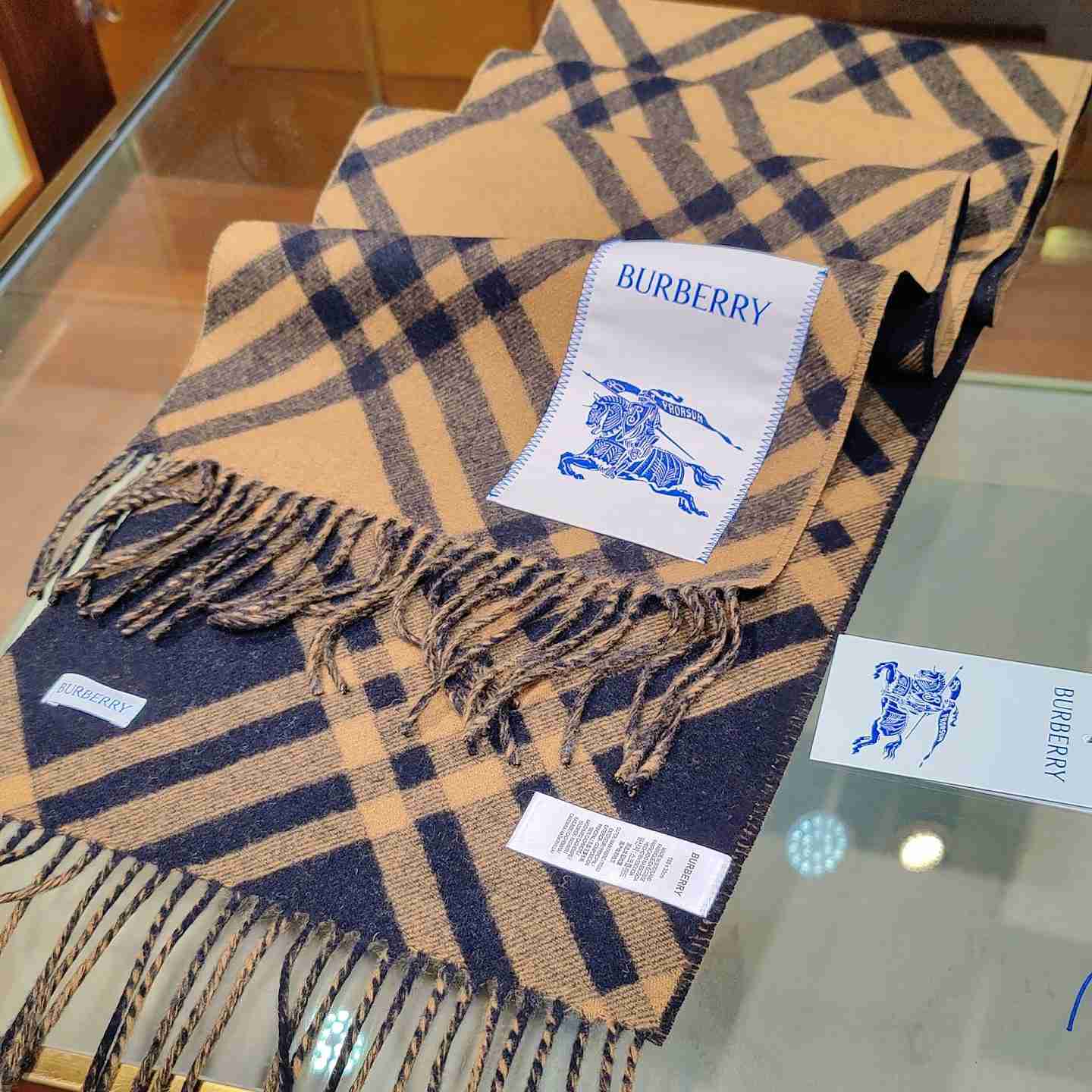 Burberry Check Cashmere Scarf - DesignerGu