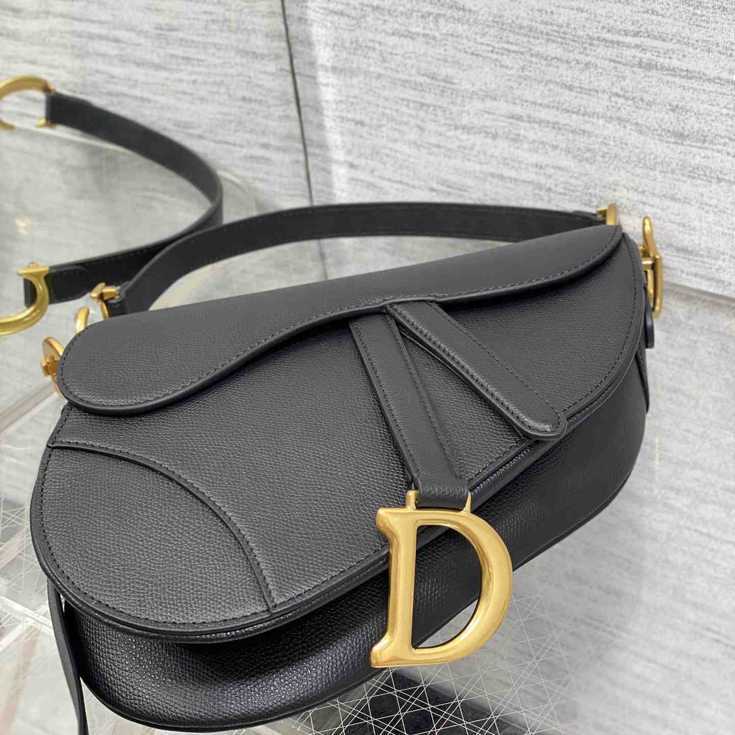 Dior Saddle Bag    24×6×18cm - DesignerGu