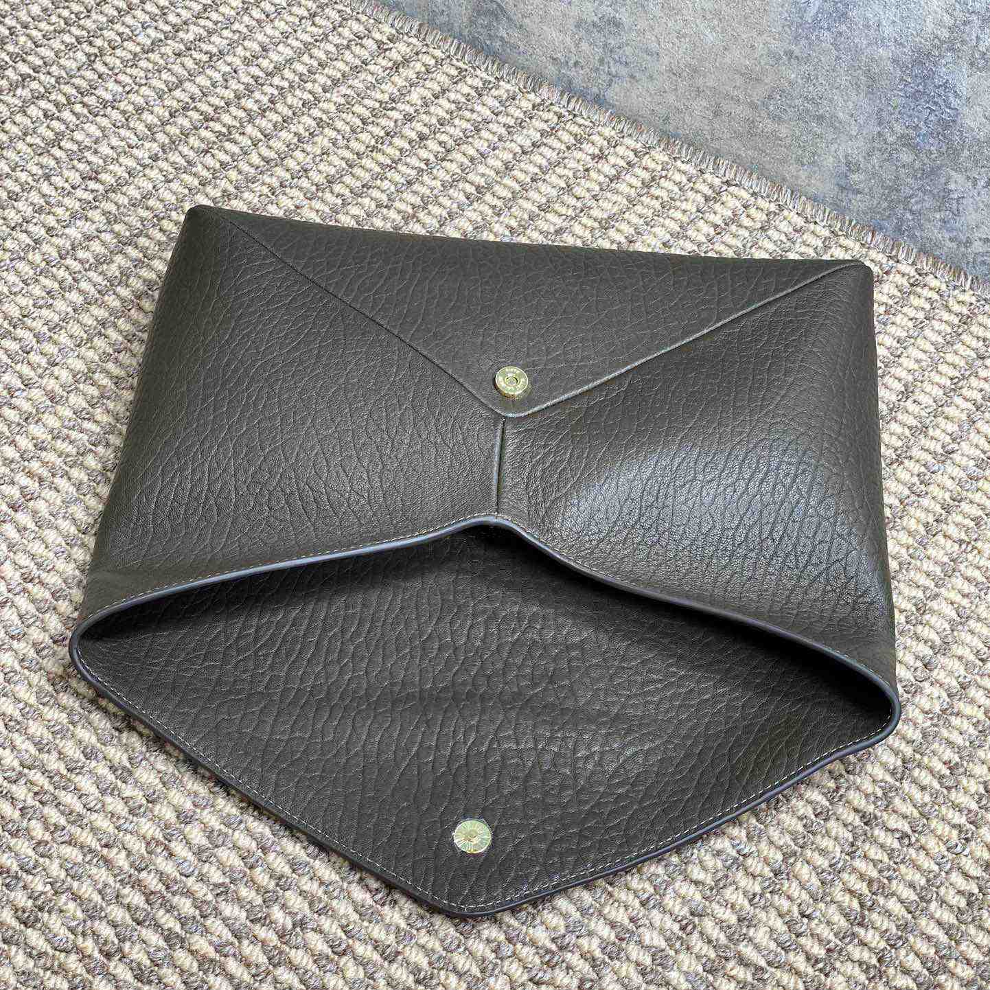 Saint Laurent Cassandre Large Envelope Pouch In Lambskin - DesignerGu