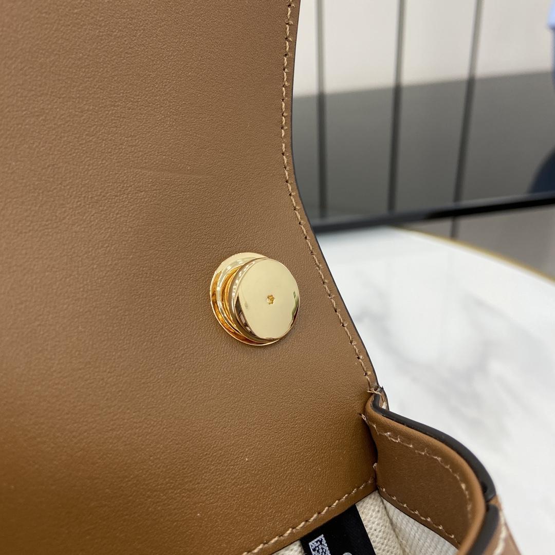 Gucci Blondie Mini Shoulder Bag - DesignerGu