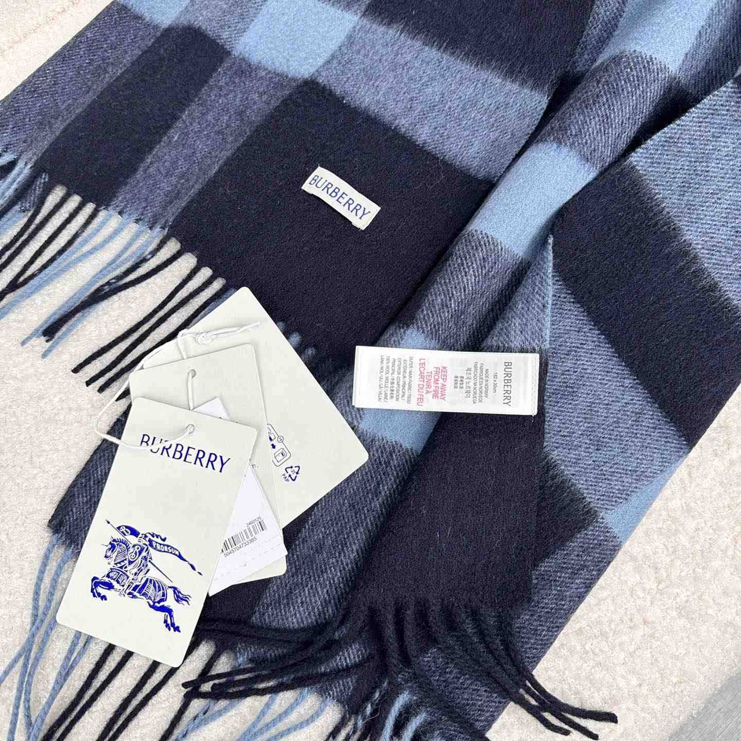 Burberry Scarf   180*40cm - DesignerGu