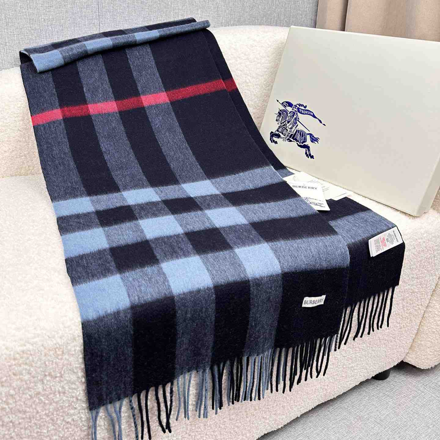 Burberry Scarf   180*40cm - DesignerGu