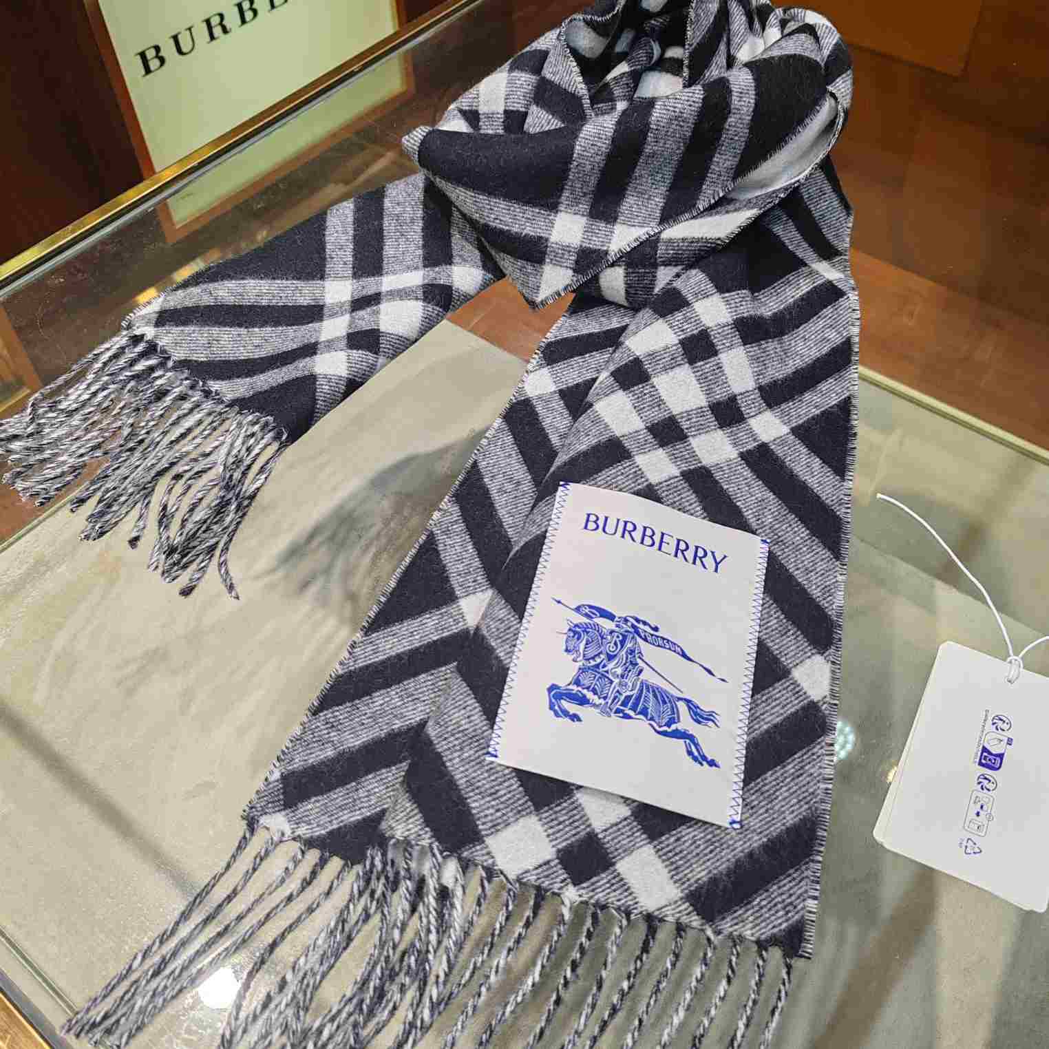 Burberry Check Cashmere Scarf - DesignerGu