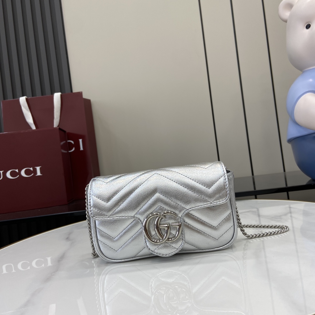 Gucci GG Marmont Super Mini Bag - DesignerGu