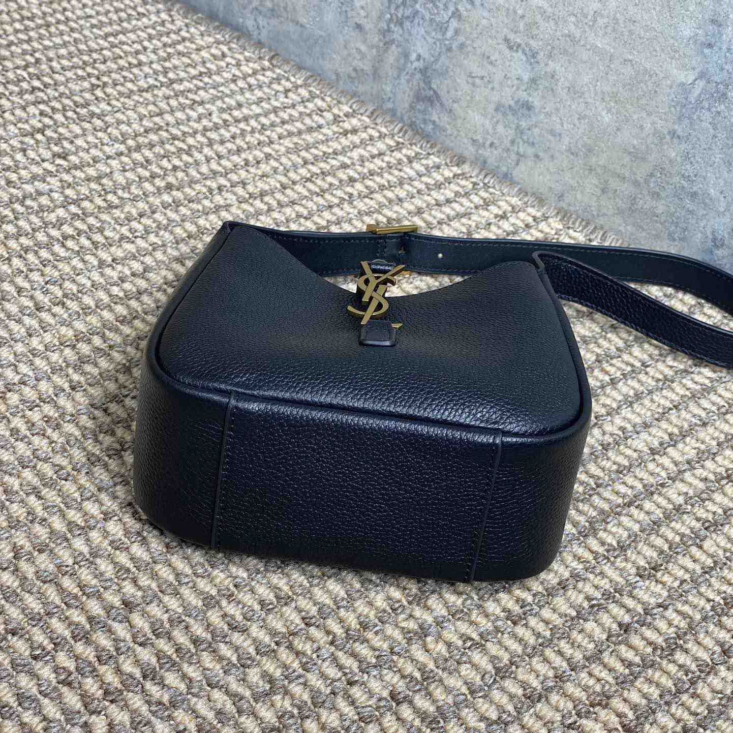 Saint Laurent LE 5 À 7 Supple Baby In Grained Leather - DesignerGu