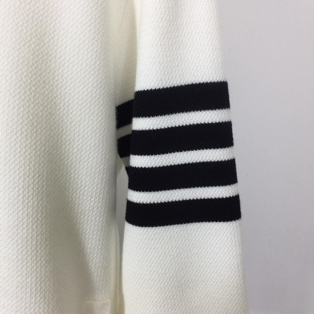 Thom Browne 4-Bar Jacket In Black - DesignerGu