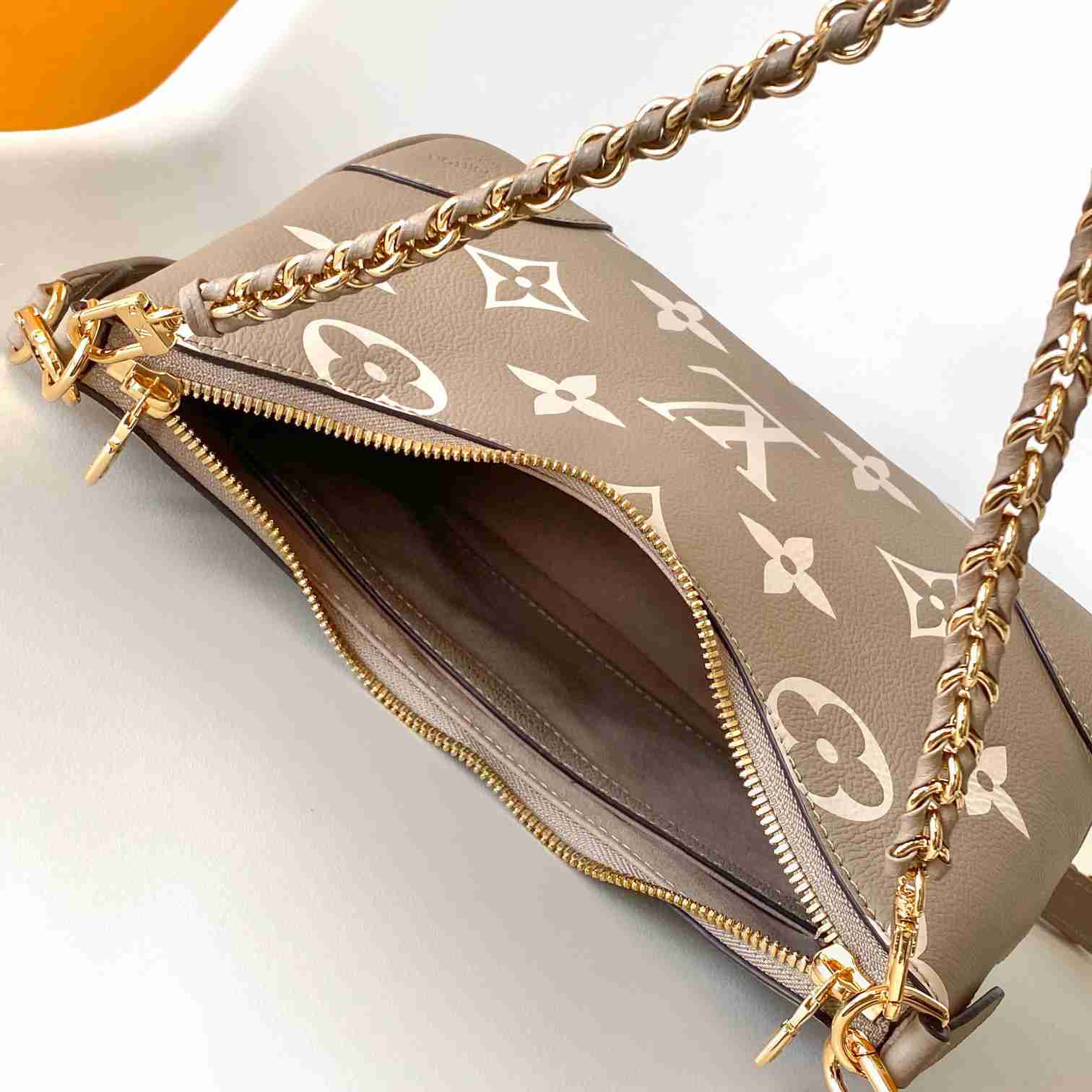 Louis Vuitton Boulogne  M13224 - DesignerGu