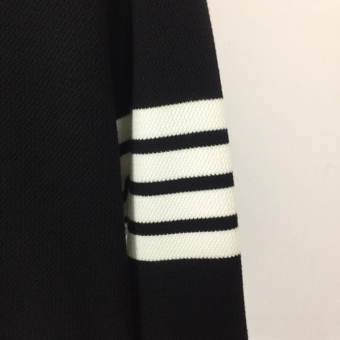 Thom Browne 4-Bar Jacket In Black - DesignerGu