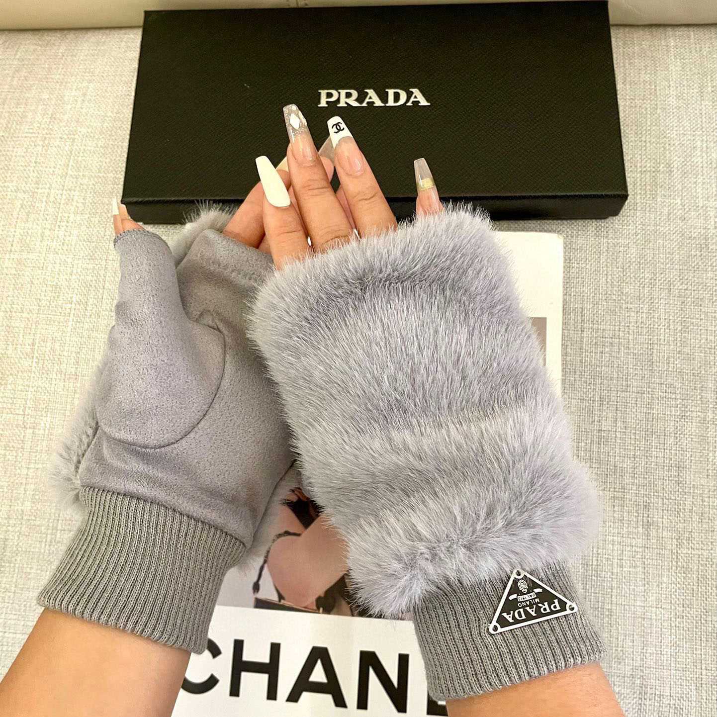 Prada Gloves  - DesignerGu