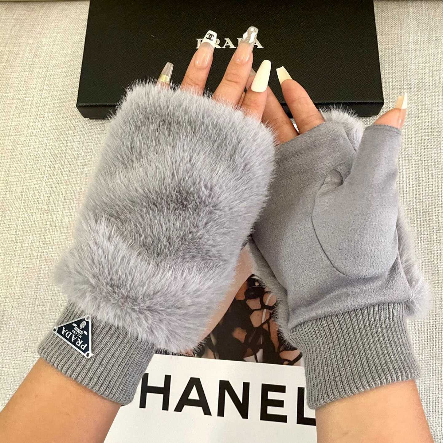 Prada Gloves  - DesignerGu