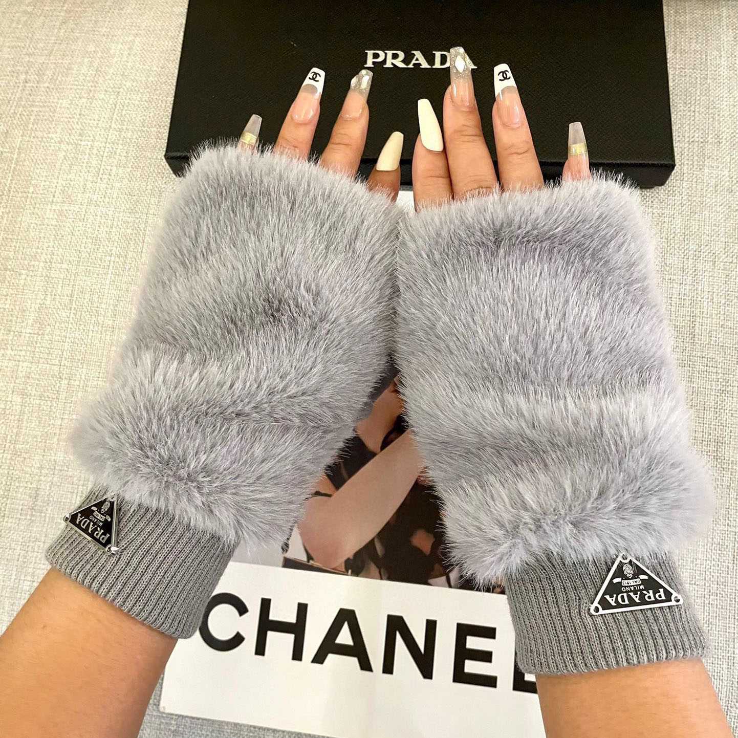 Prada Gloves  - DesignerGu