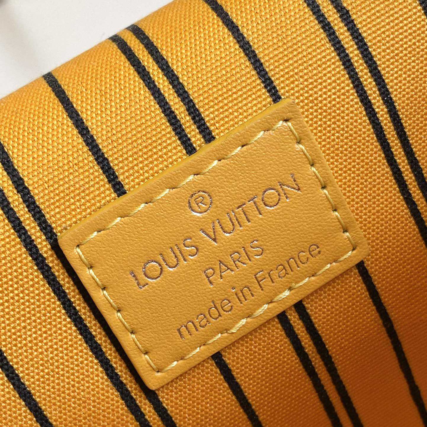 Louis Vuitton Steamer Wearable Wallet  M12811 - DesignerGu