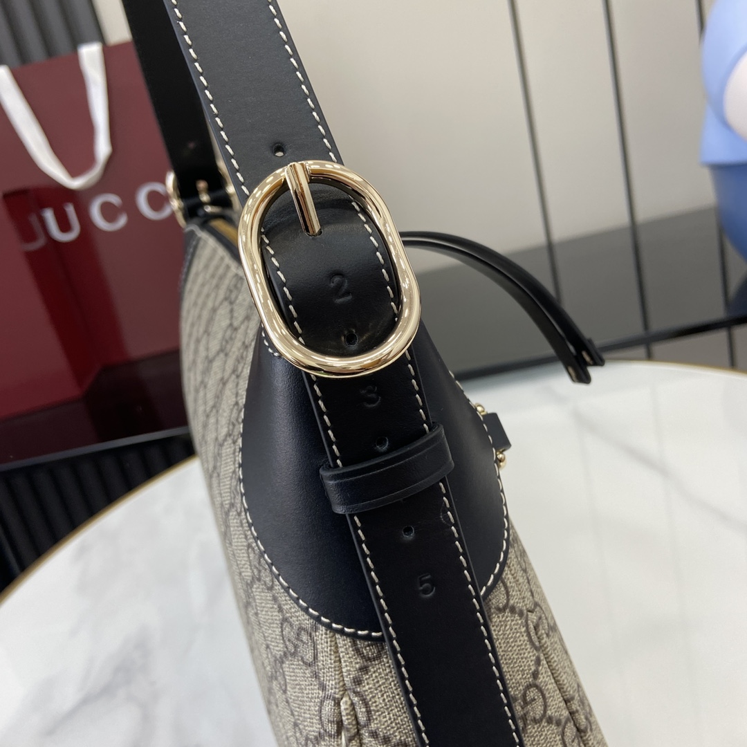 Gucci GG Emblem Medium Shoulder Bag - DesignerGu