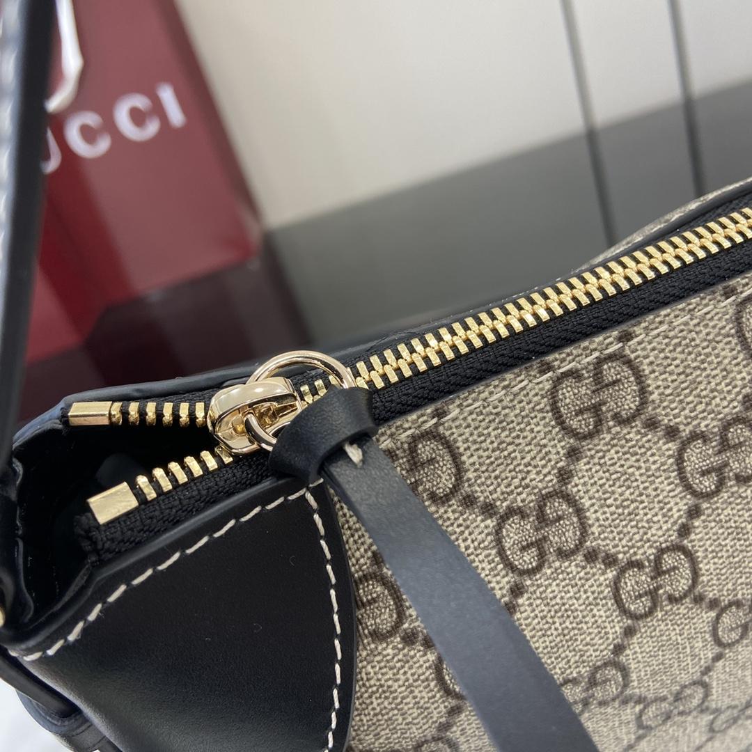 Gucci GG Emblem Medium Shoulder Bag - DesignerGu