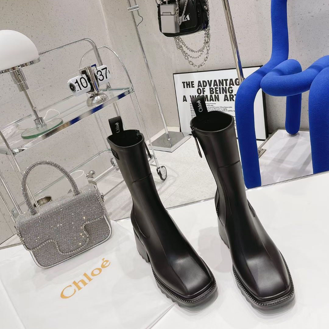 Chloe Debossed-logo Chunky Boots - DesignerGu