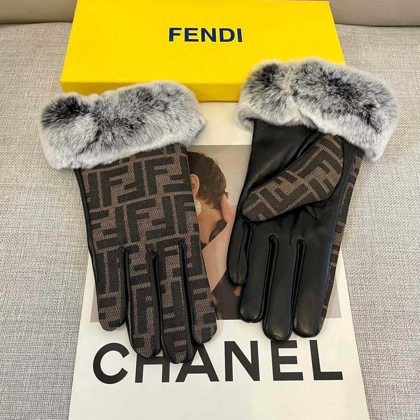 Fendi Gloves - DesignerGu