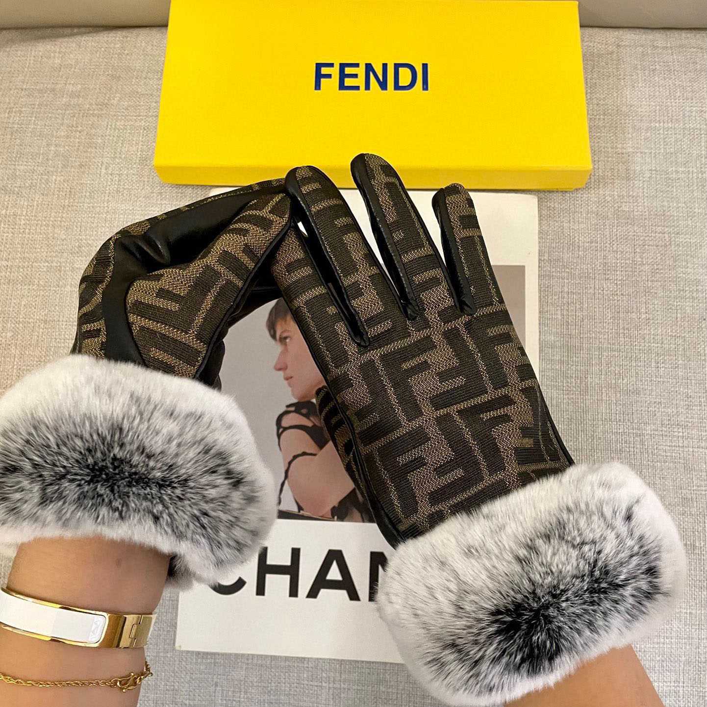 Fendi Gloves - DesignerGu