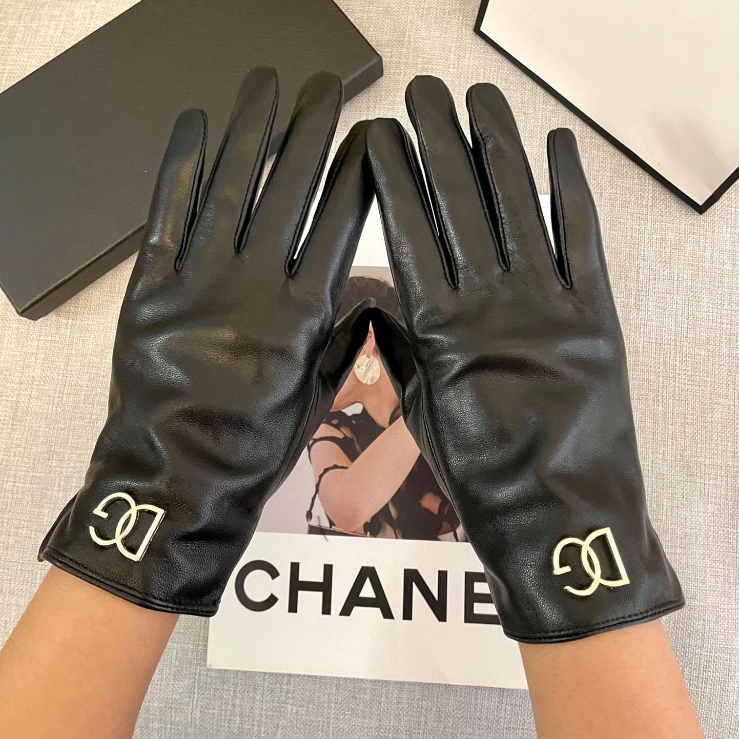 Dolce & Gabbana Gloves  - DesignerGu