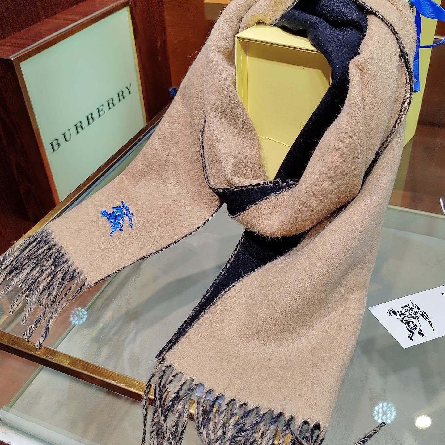 Burberry Reversible Cashmere Scarf - DesignerGu