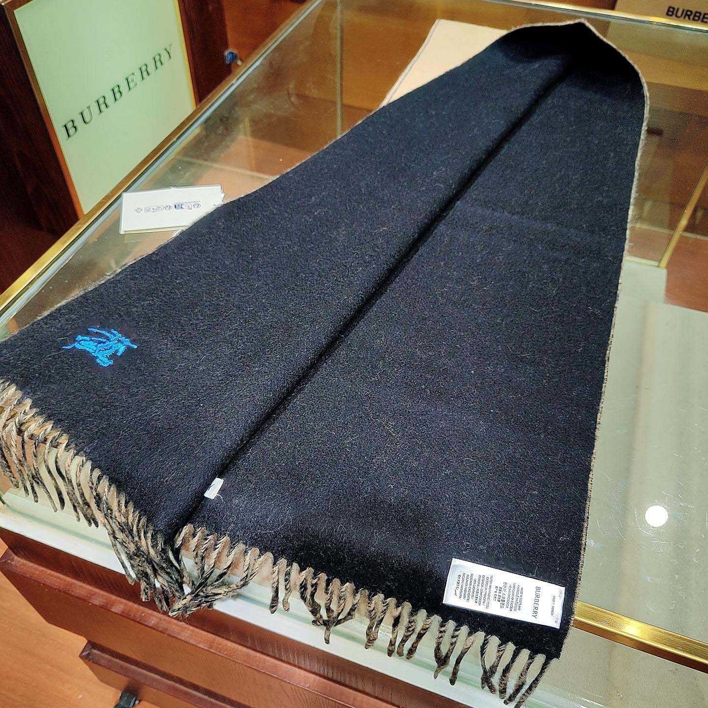 Burberry Reversible Cashmere Scarf - DesignerGu