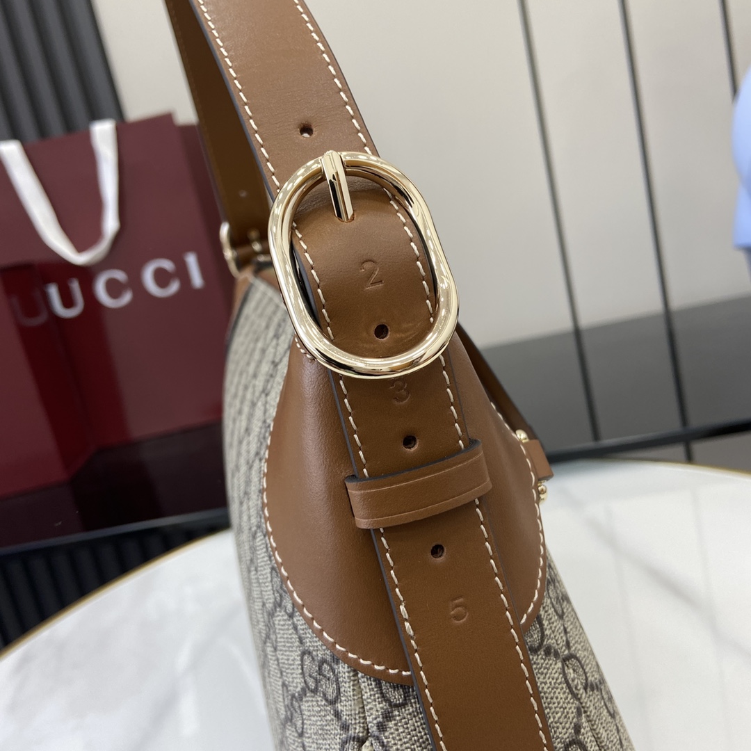 Gucci GG Emblem Medium Shoulder Bag - DesignerGu