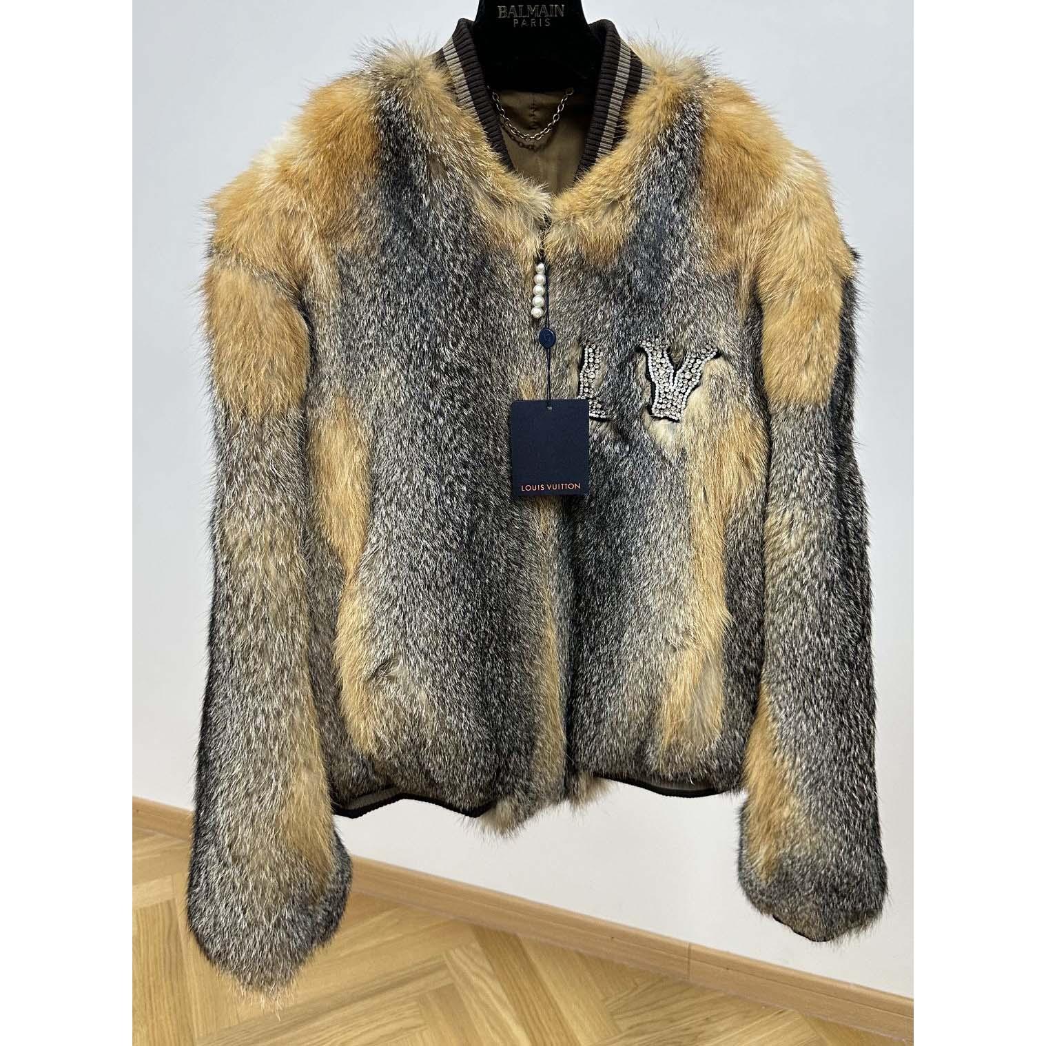 Louis Vuitton Fox Fur Bomber  1AFXBD - DesignerGu