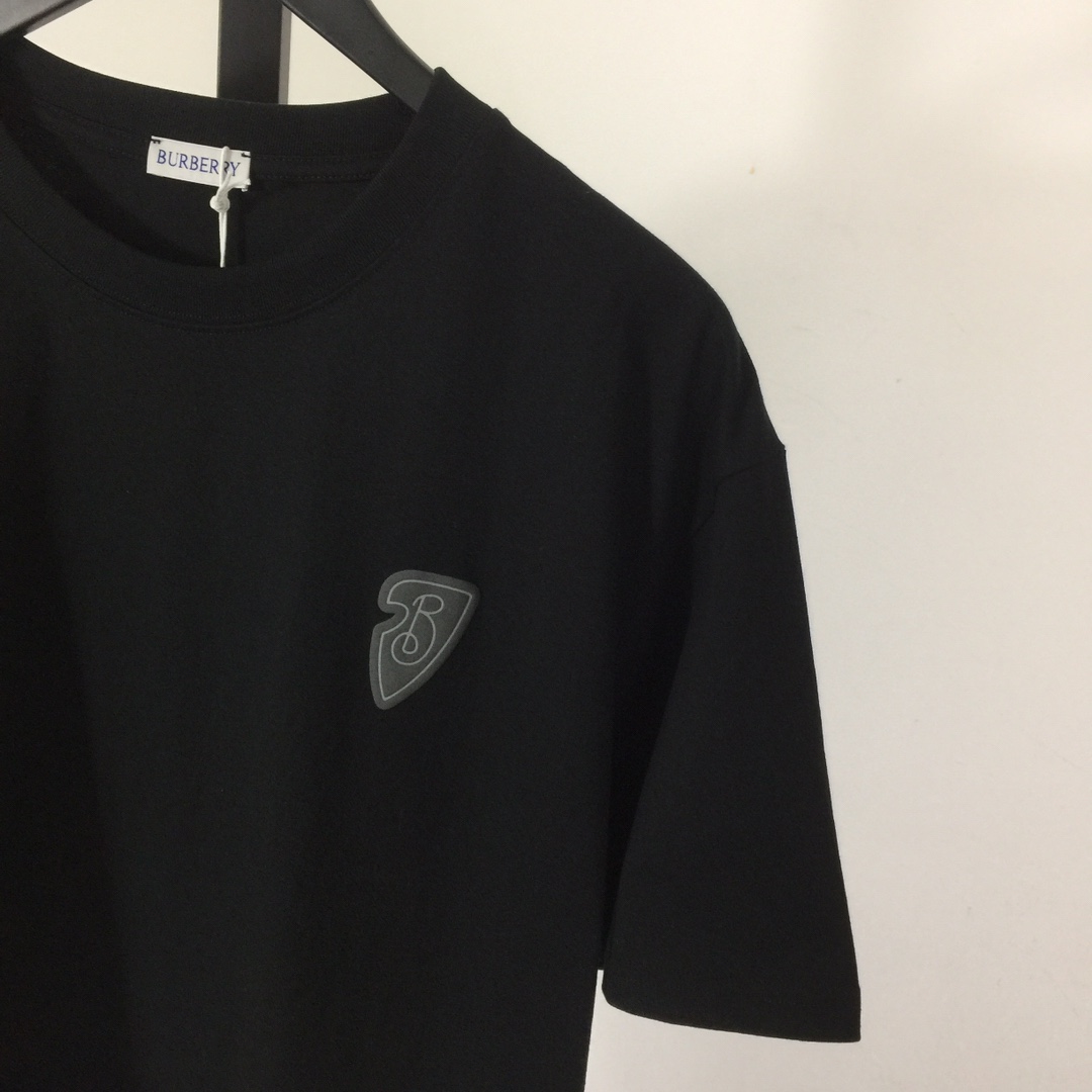 Burberry Cavalier Noir T-shirt - DesignerGu