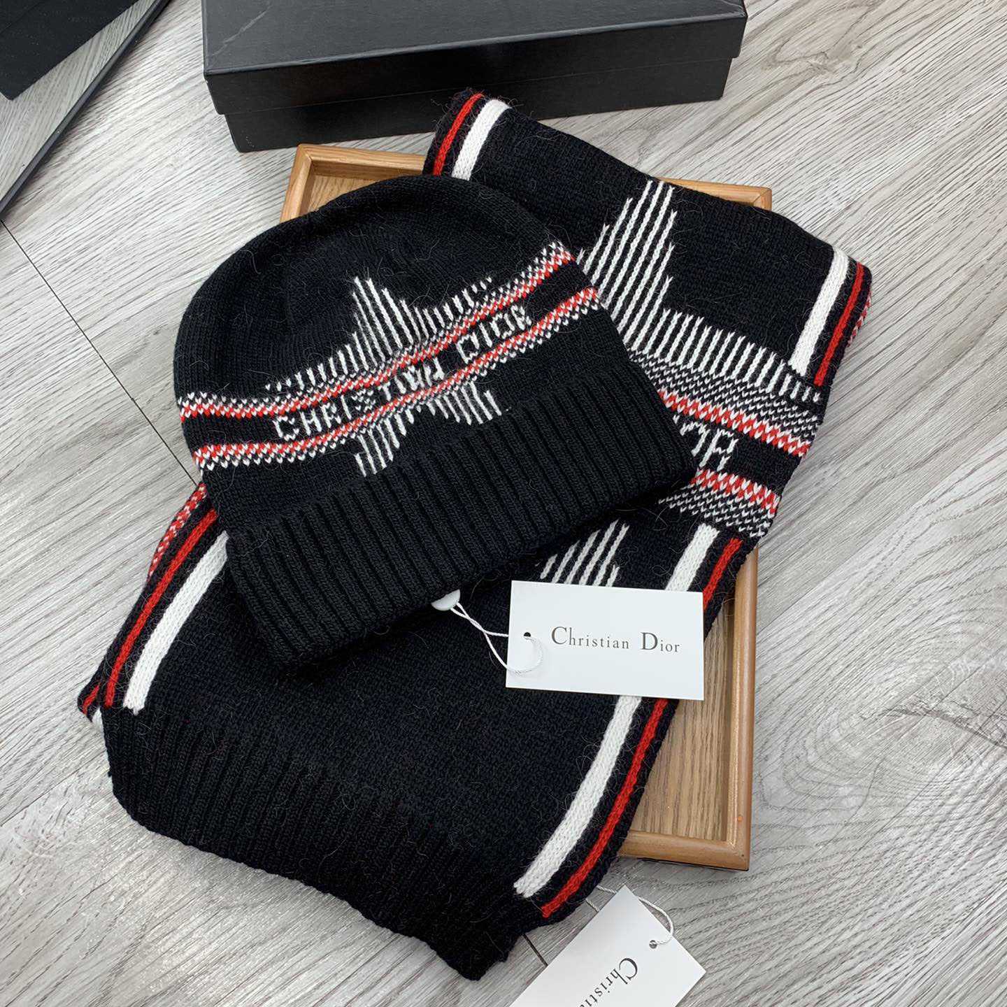 Dior Beanie And Scarf - DesignerGu