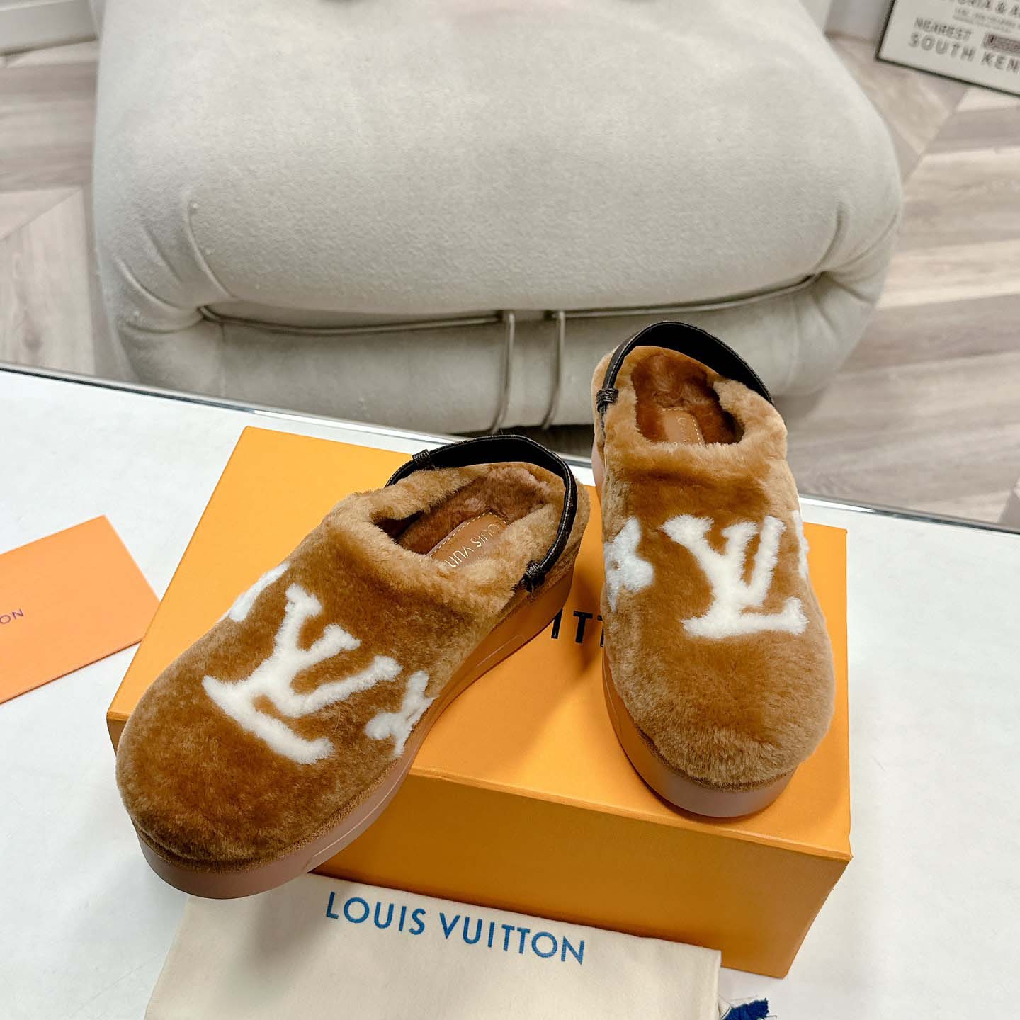 Louis Vuitton Aspen Platform Clog           - DesignerGu