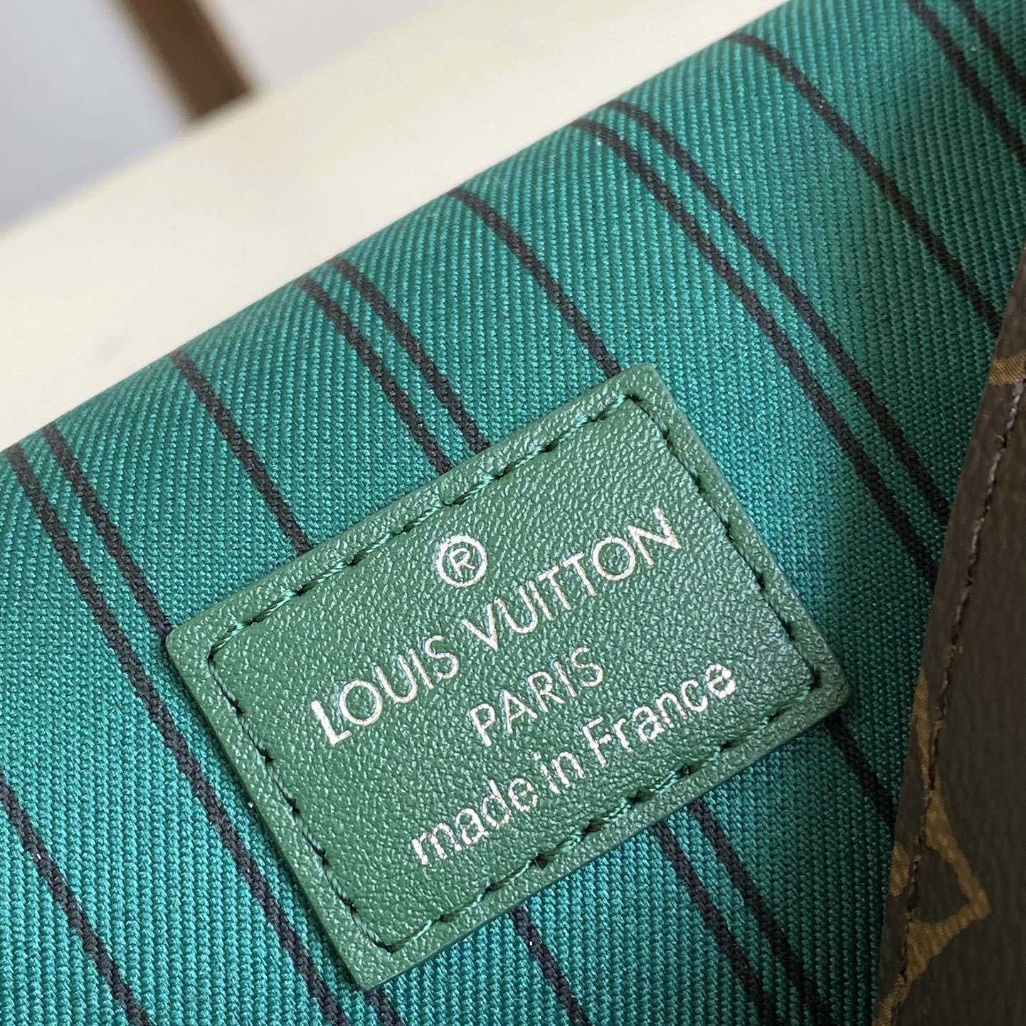 Louis Vuitton Steamer Wearable Wallet  M12808 - DesignerGu